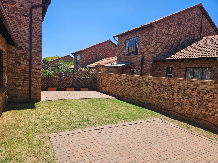 3 Bedroom Property for Sale in Weltevreden Park Gauteng