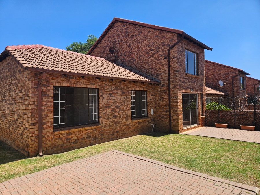 3 Bedroom Property for Sale in Weltevreden Park Gauteng