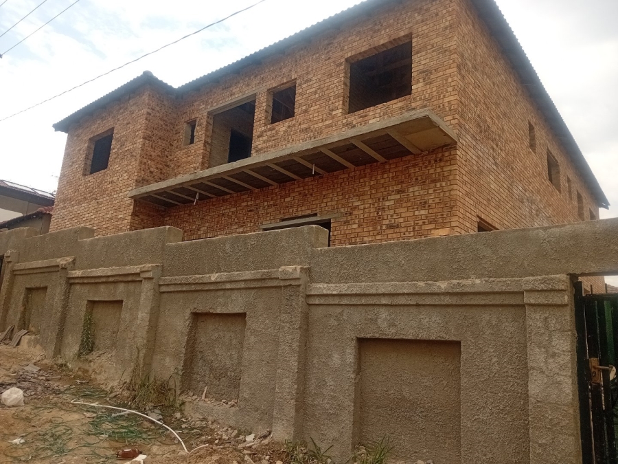 10 Bedroom Property for Sale in Cosmo City Gauteng