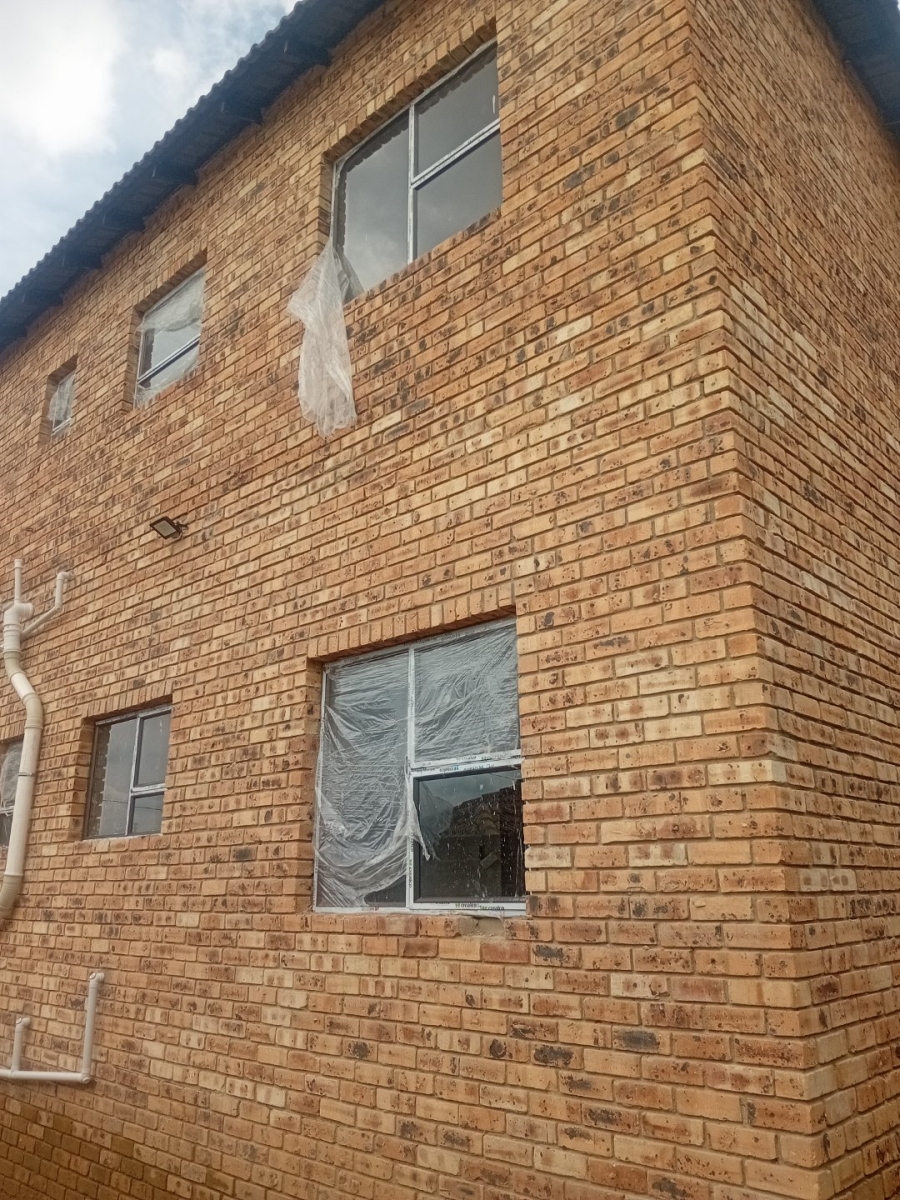 10 Bedroom Property for Sale in Cosmo City Gauteng