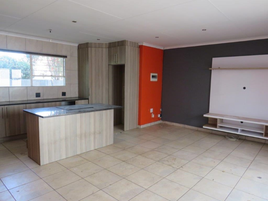 5 Bedroom Property for Sale in Brackendowns Gauteng