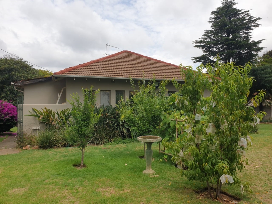 6 Bedroom Property for Sale in Lombardy East Gauteng