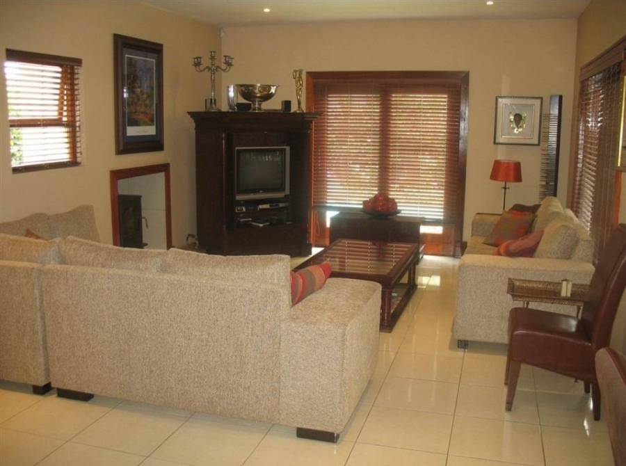 To Let 5 Bedroom Property for Rent in Woodmead Gauteng