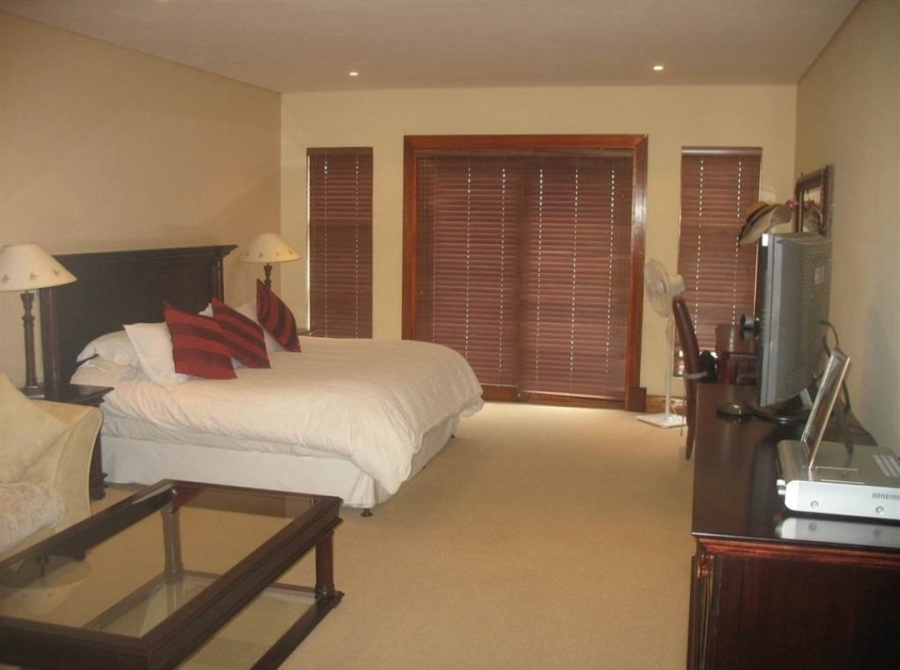 To Let 5 Bedroom Property for Rent in Woodmead Gauteng