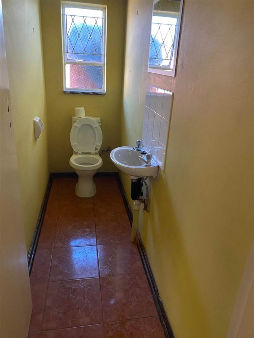 To Let 4 Bedroom Property for Rent in Lombardy East Gauteng