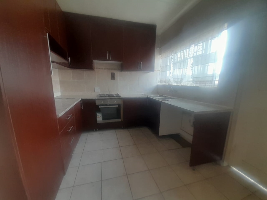 To Let 3 Bedroom Property for Rent in Lindhaven Gauteng