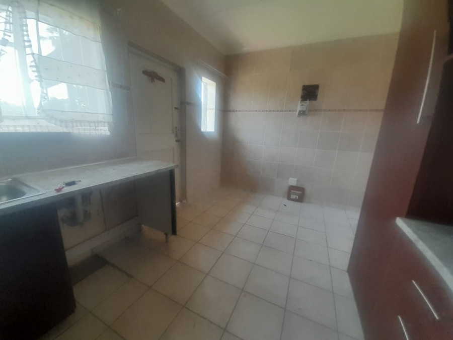 To Let 3 Bedroom Property for Rent in Lindhaven Gauteng