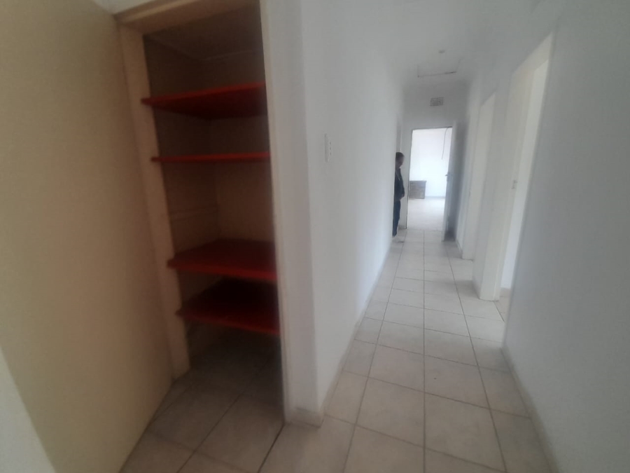 To Let 3 Bedroom Property for Rent in Lindhaven Gauteng