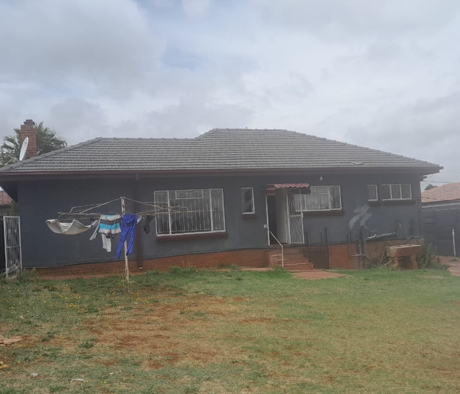 To Let 3 Bedroom Property for Rent in Lindhaven Gauteng