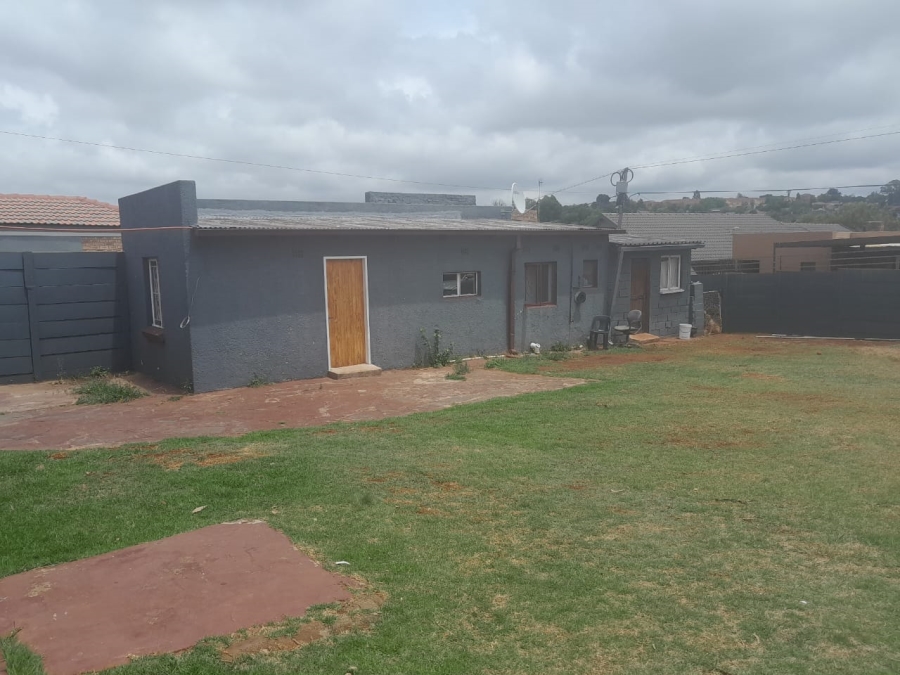 To Let 3 Bedroom Property for Rent in Lindhaven Gauteng