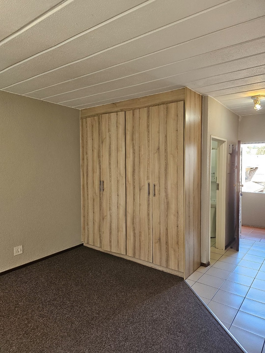 To Let 1 Bedroom Property for Rent in Melville Gauteng