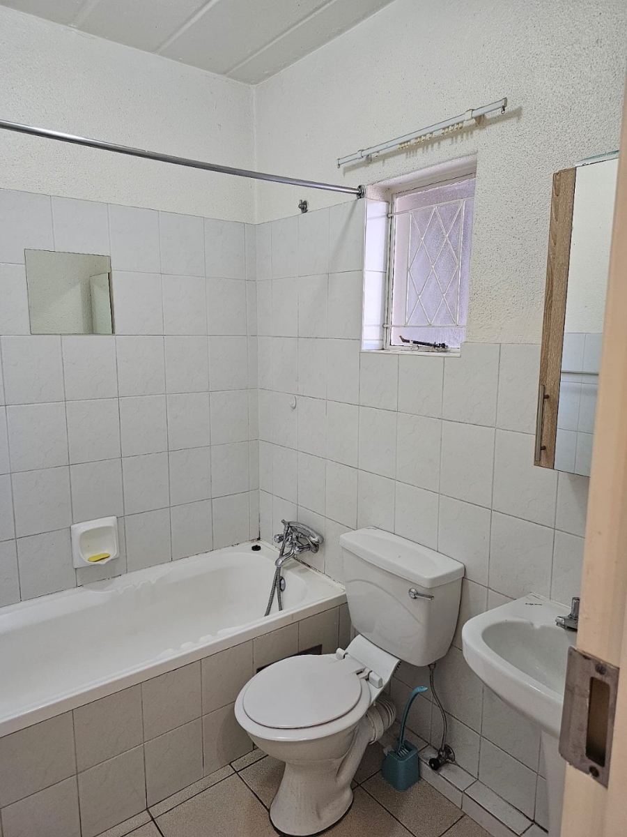 To Let 1 Bedroom Property for Rent in Melville Gauteng