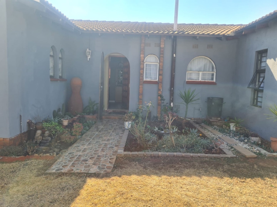 3 Bedroom Property for Sale in Dawn Park Gauteng