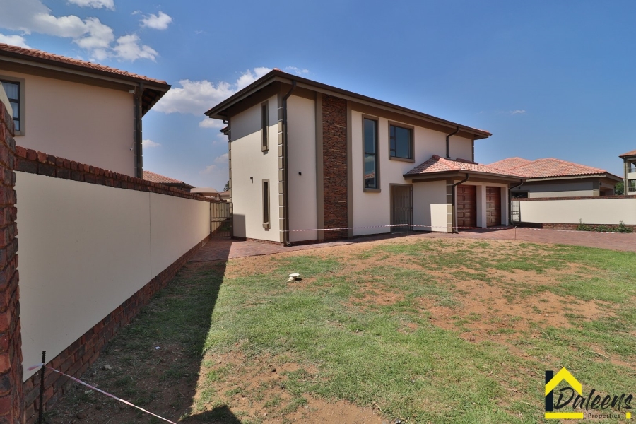 5 Bedroom Property for Sale in Comet Gauteng