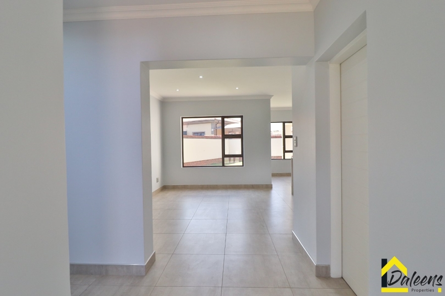 5 Bedroom Property for Sale in Comet Gauteng