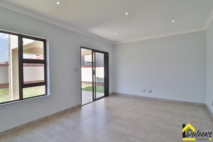 5 Bedroom Property for Sale in Comet Gauteng