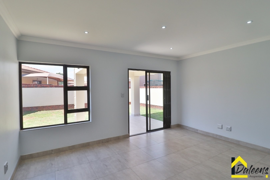 5 Bedroom Property for Sale in Comet Gauteng