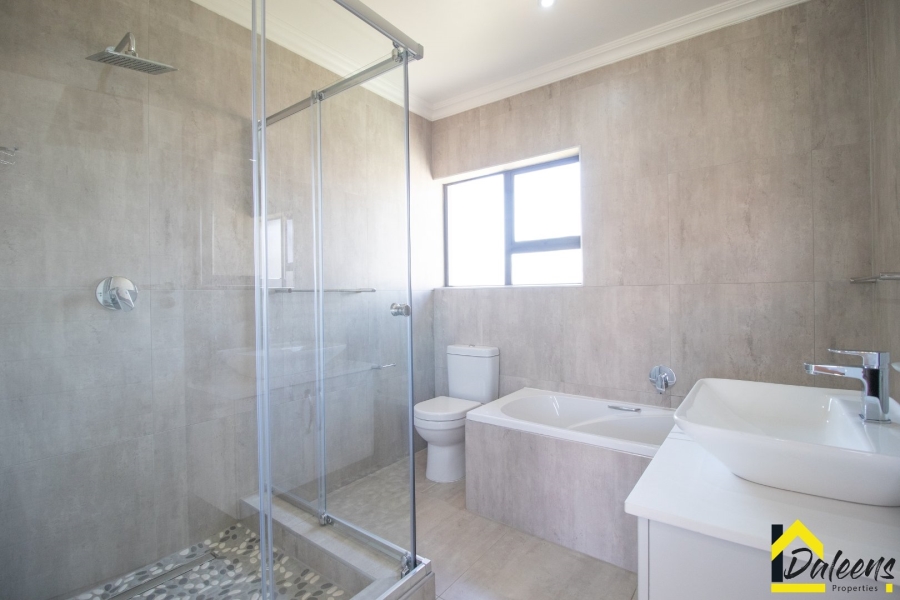 5 Bedroom Property for Sale in Comet Gauteng