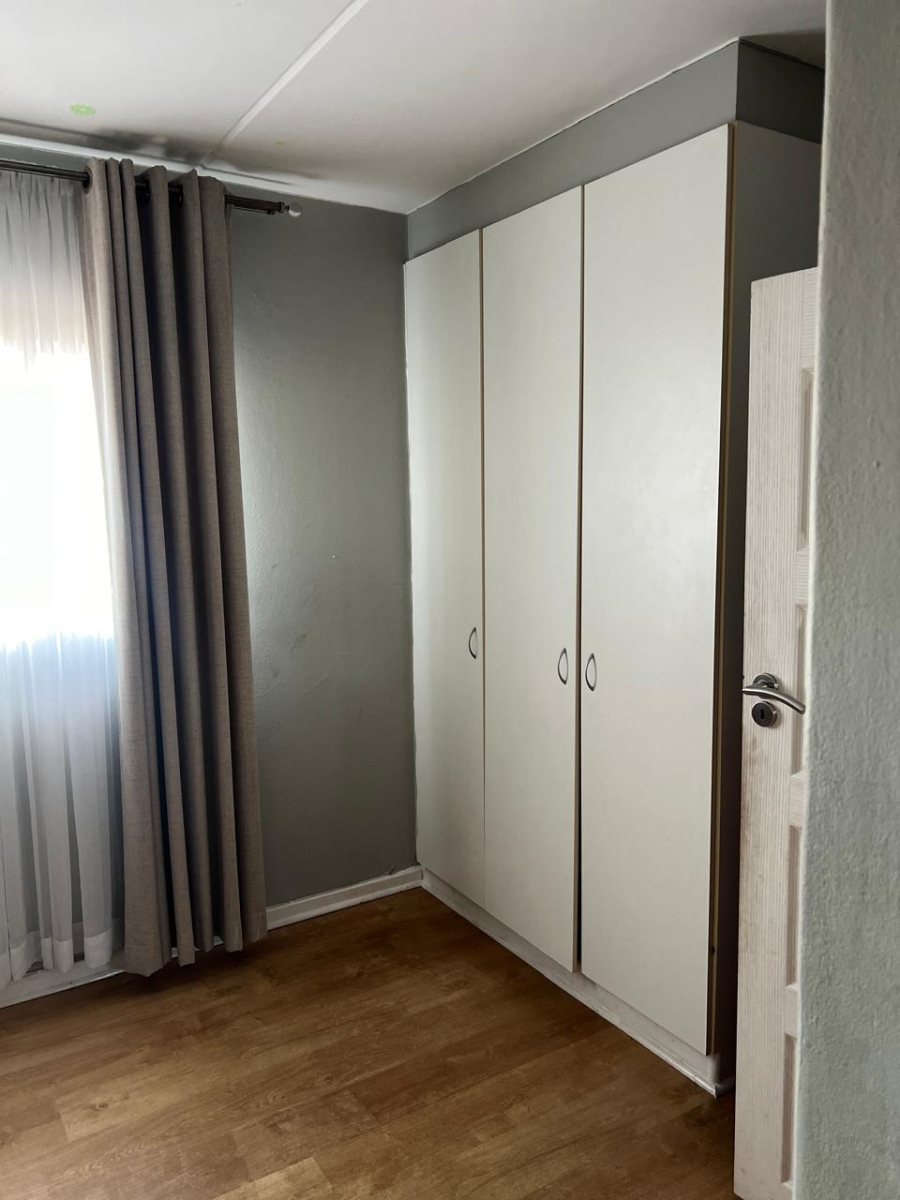 To Let 2 Bedroom Property for Rent in Noordwyk Gauteng