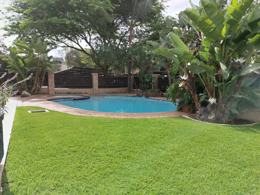 To Let 2 Bedroom Property for Rent in Lonehill Gauteng