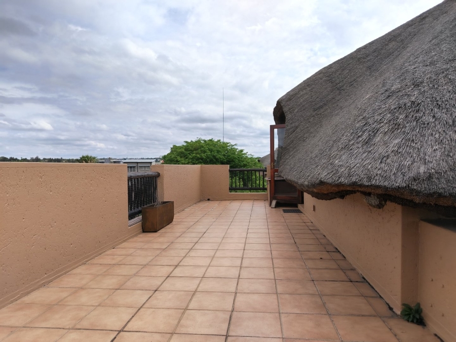 To Let 2 Bedroom Property for Rent in Lonehill Gauteng