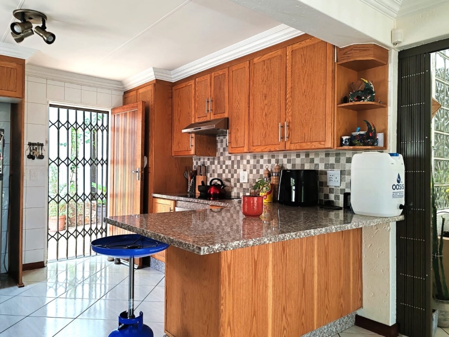 5 Bedroom Property for Sale in Walker Fruit Farms Gauteng