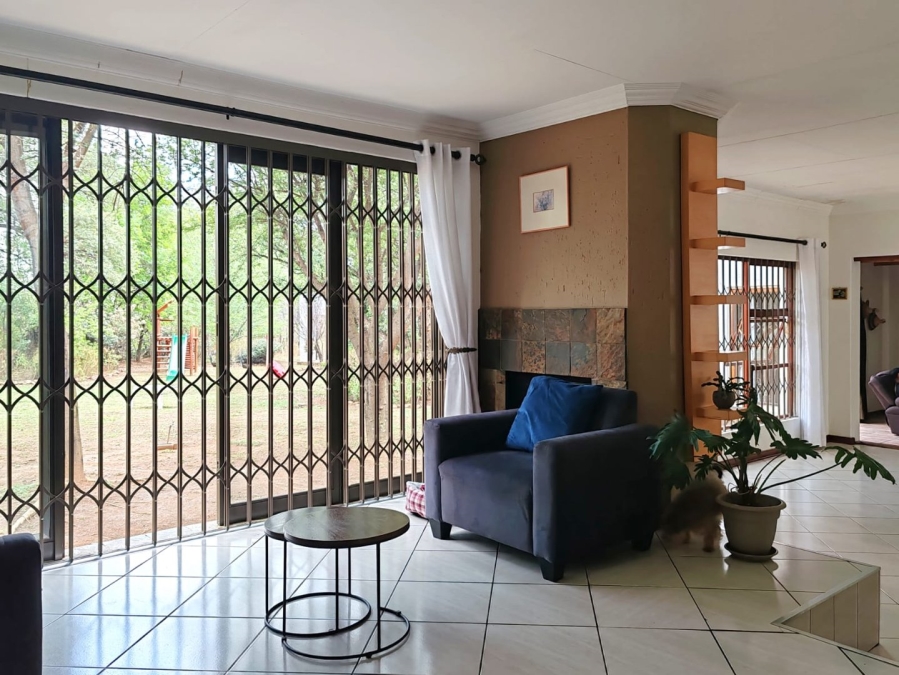 5 Bedroom Property for Sale in Walker Fruit Farms Gauteng