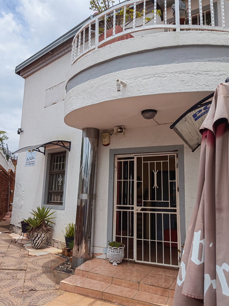 17 Bedroom Property for Sale in Pimville Zone 6 Gauteng