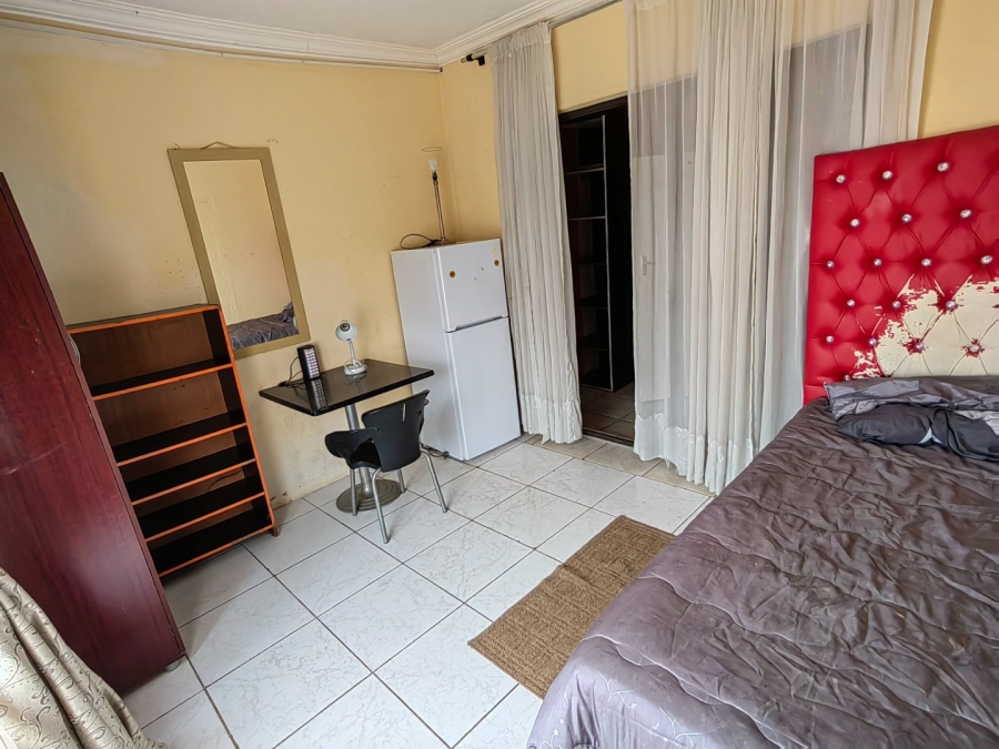 17 Bedroom Property for Sale in Pimville Zone 6 Gauteng