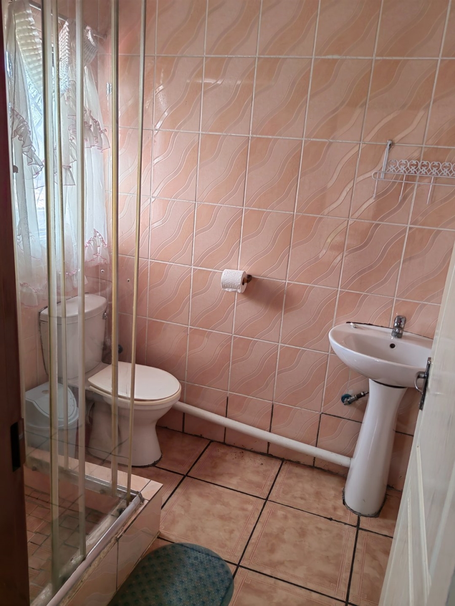 17 Bedroom Property for Sale in Pimville Zone 6 Gauteng