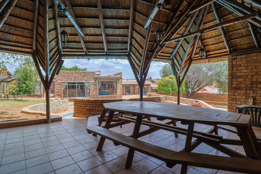 3 Bedroom Property for Sale in Suideroord Gauteng