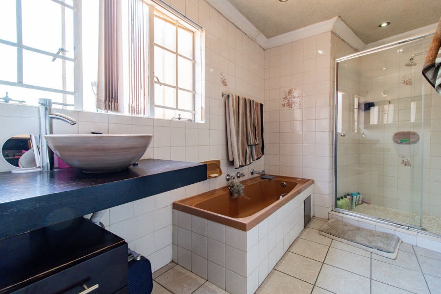 3 Bedroom Property for Sale in Suideroord Gauteng