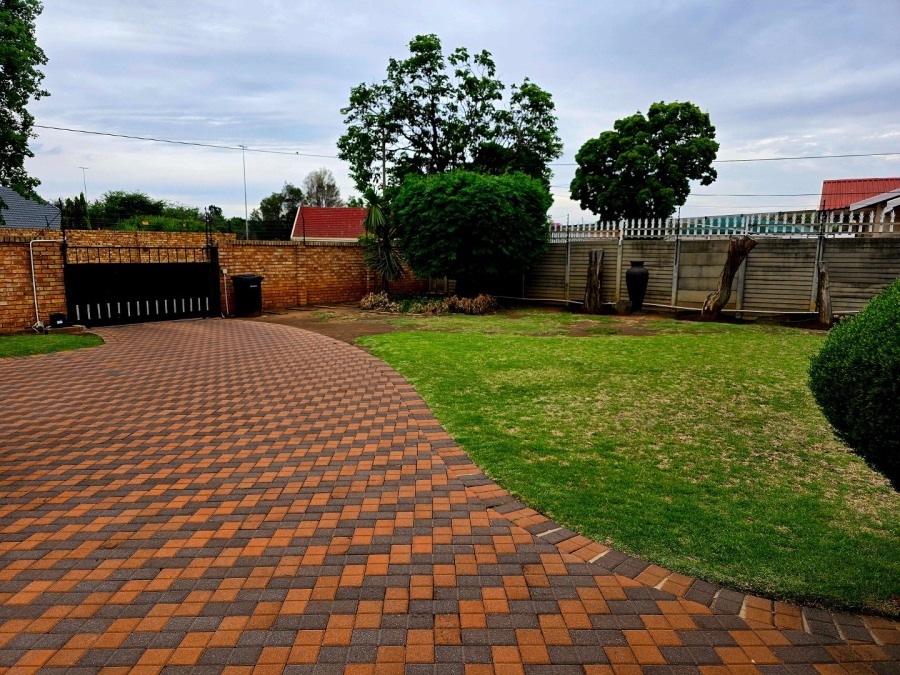 To Let 4 Bedroom Property for Rent in Witfield Gauteng