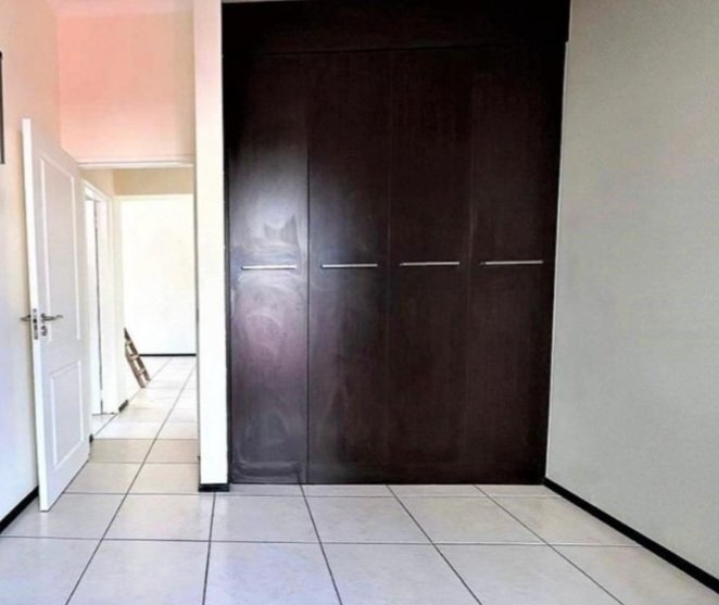 2 Bedroom Property for Sale in Greenstone Hill Gauteng