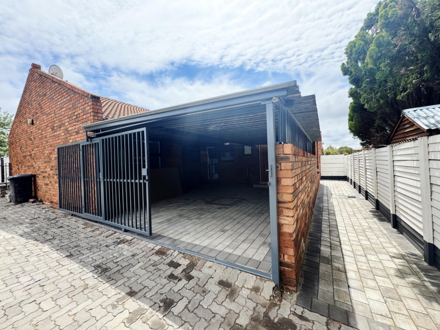 3 Bedroom Property for Sale in Erasmia Gauteng