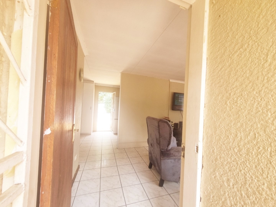 2 Bedroom Property for Sale in Dawn Park Gauteng