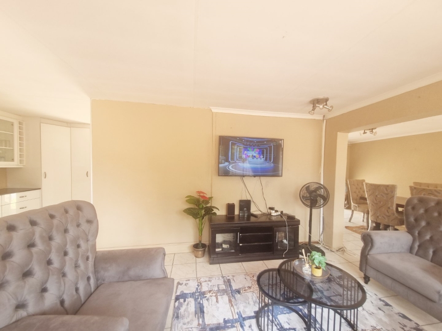 2 Bedroom Property for Sale in Dawn Park Gauteng