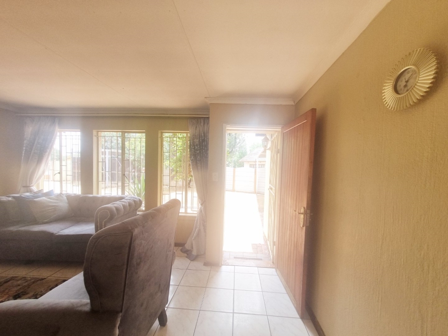 2 Bedroom Property for Sale in Dawn Park Gauteng