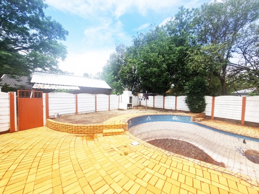 2 Bedroom Property for Sale in Dawn Park Gauteng