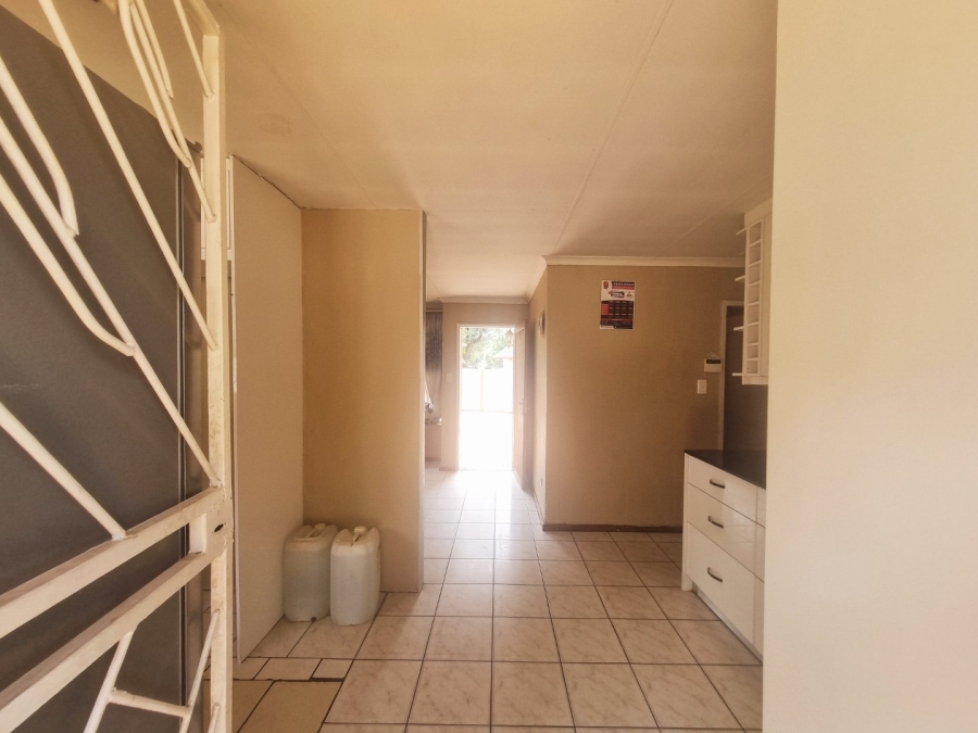 2 Bedroom Property for Sale in Dawn Park Gauteng