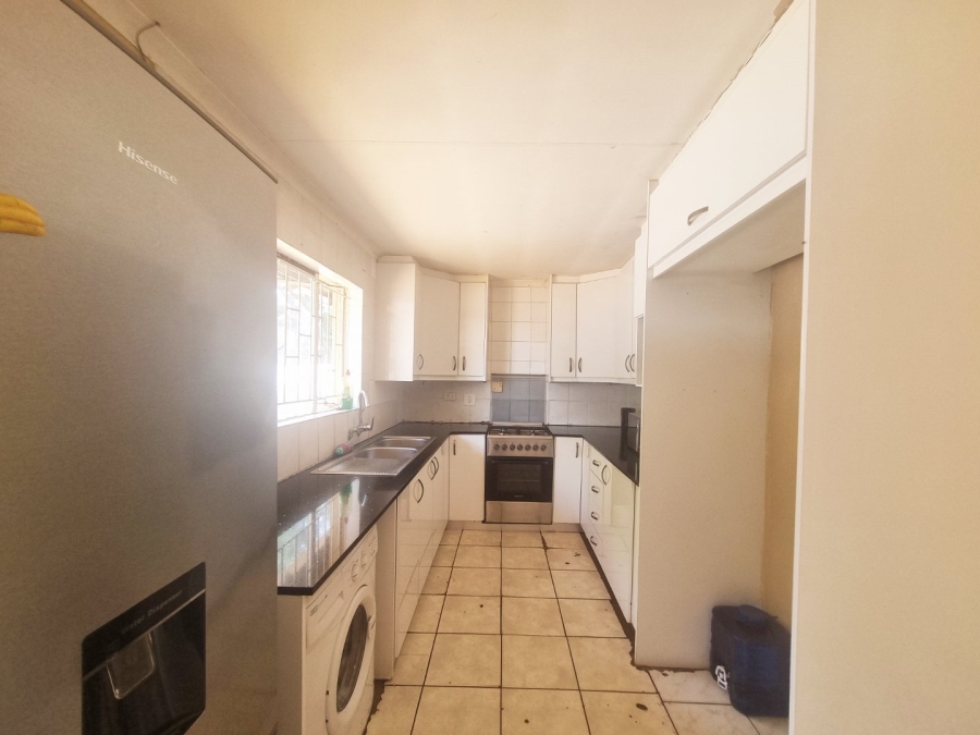 2 Bedroom Property for Sale in Dawn Park Gauteng