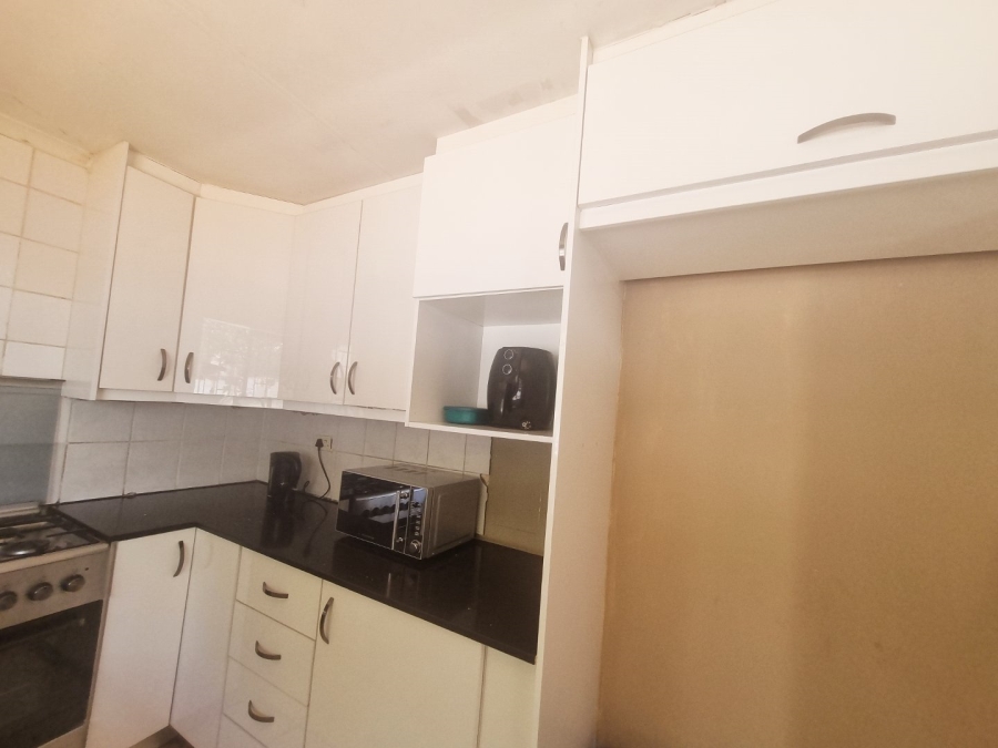 2 Bedroom Property for Sale in Dawn Park Gauteng