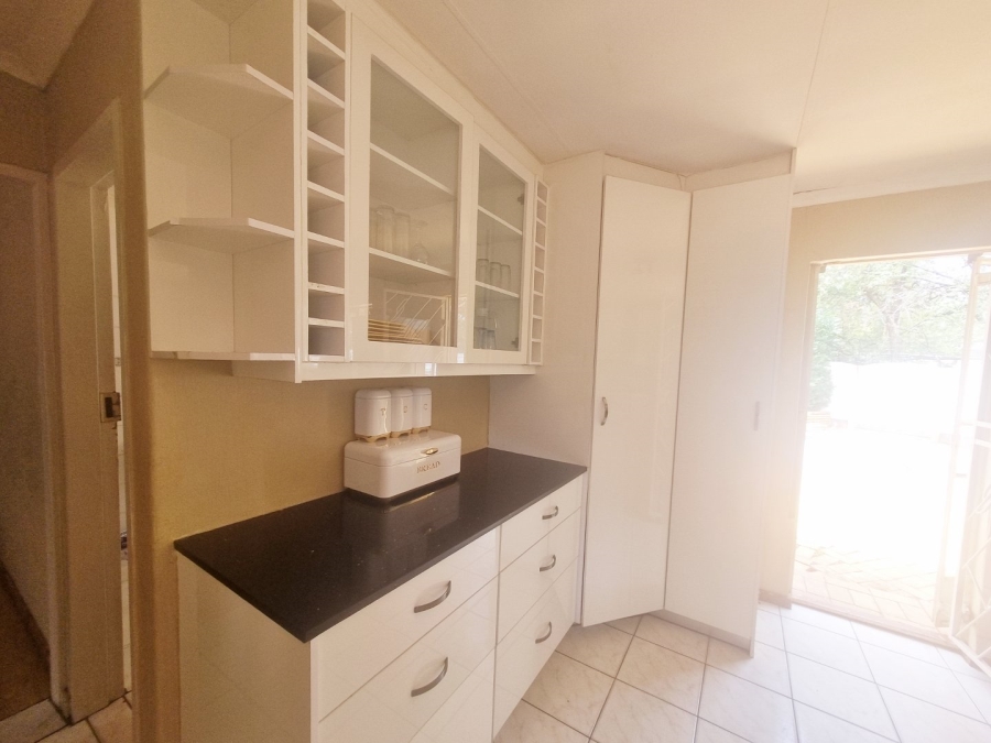 2 Bedroom Property for Sale in Dawn Park Gauteng