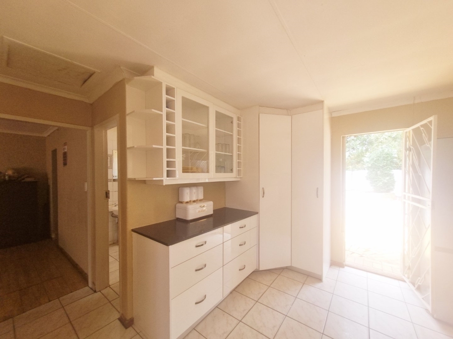 2 Bedroom Property for Sale in Dawn Park Gauteng