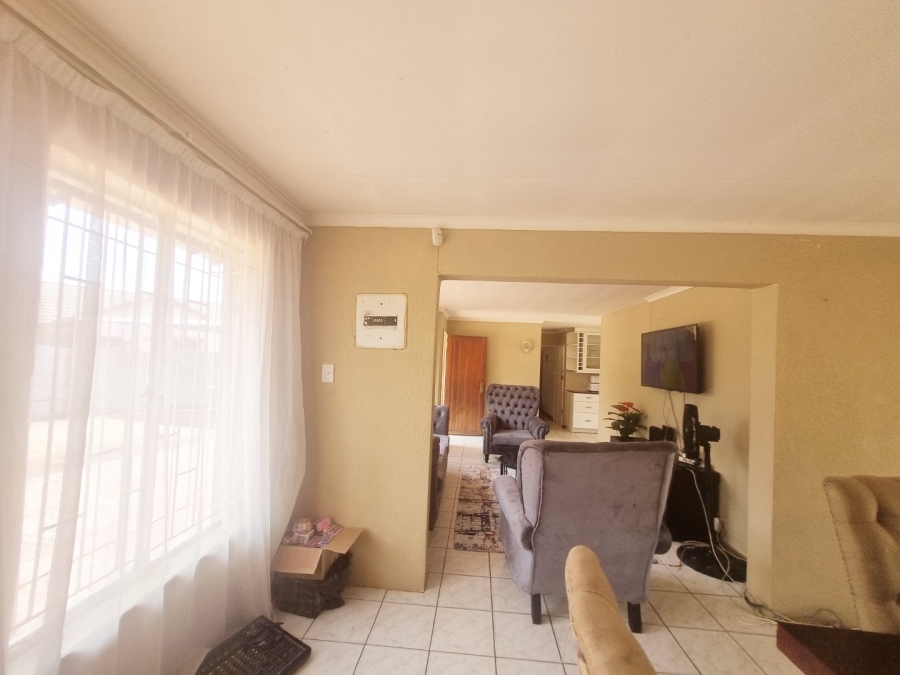 2 Bedroom Property for Sale in Dawn Park Gauteng