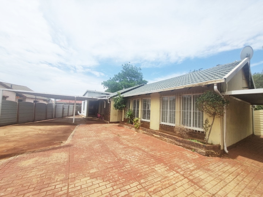 2 Bedroom Property for Sale in Dawn Park Gauteng