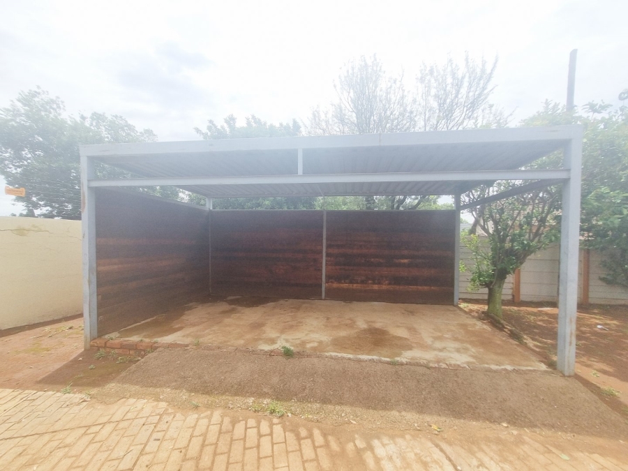 2 Bedroom Property for Sale in Dawn Park Gauteng