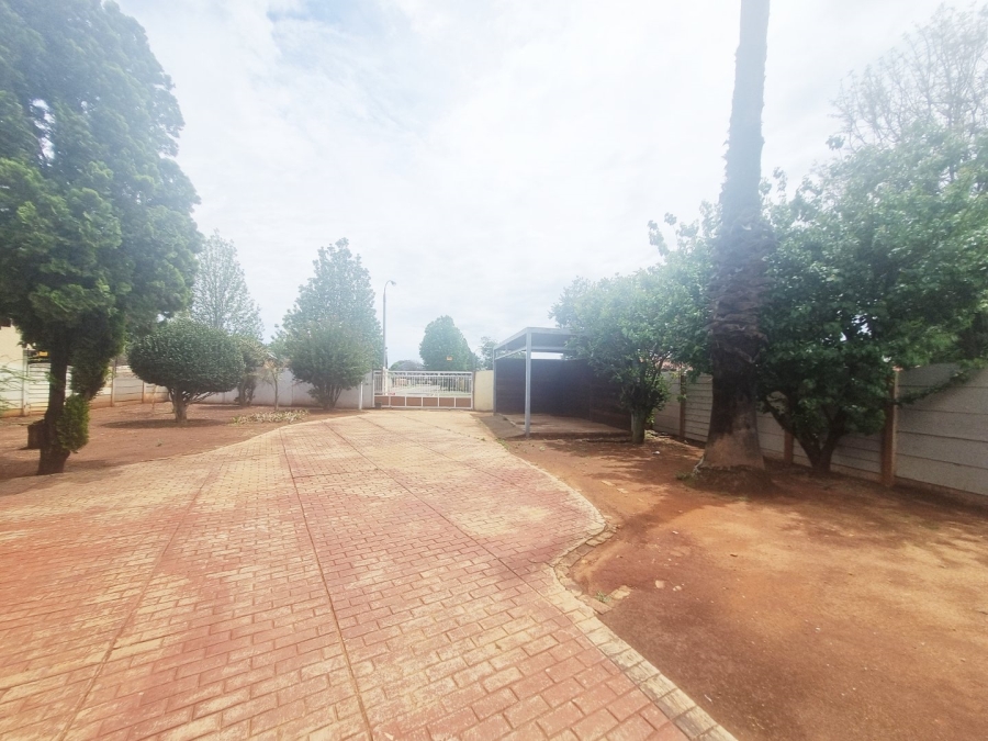 2 Bedroom Property for Sale in Dawn Park Gauteng