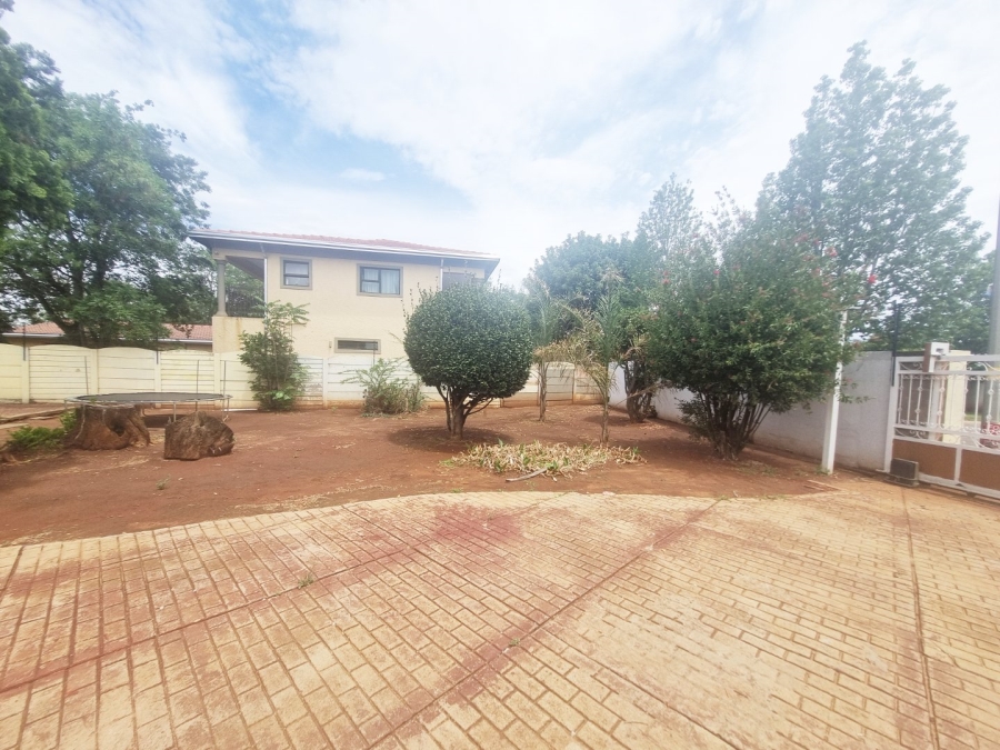 2 Bedroom Property for Sale in Dawn Park Gauteng