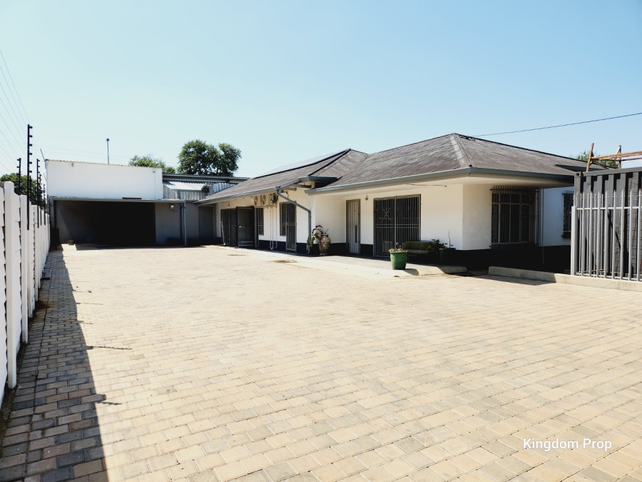 To Let commercial Property for Rent in Villieria Gauteng